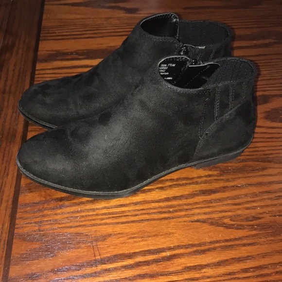 Women’s Black Suede Booties Size 7.5 M - Picture 8 of 16